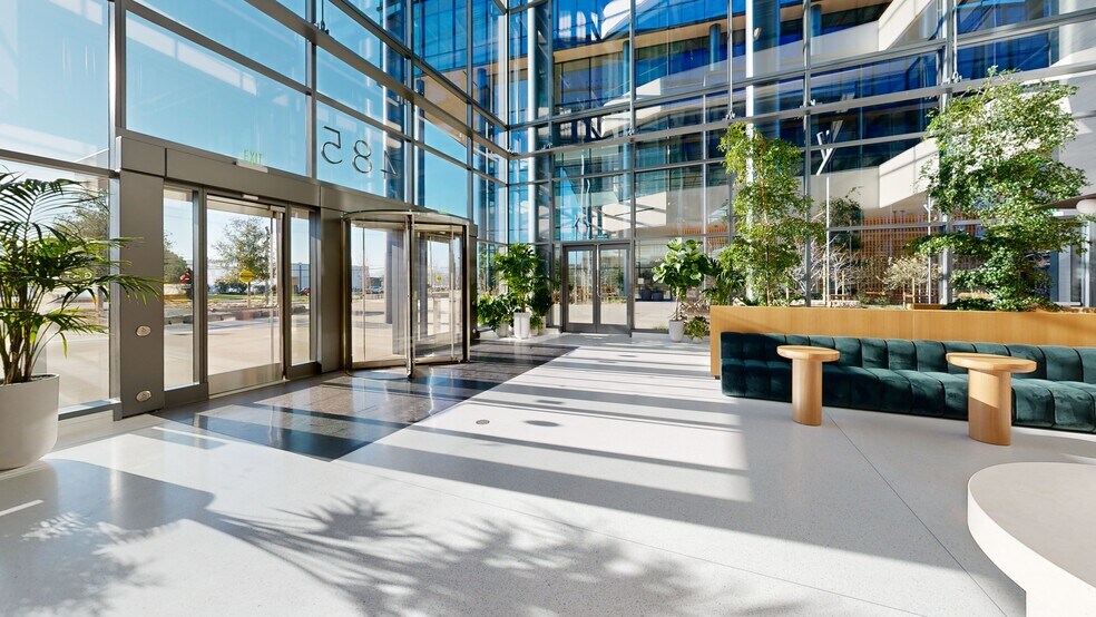 More Photos Of 700 Gateway Blvd, South San Francisco Unknown For Lease