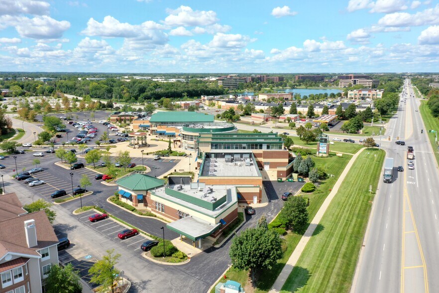 More Photos Of 215-295 Parkway Dr, Lincolnshire Unknown For Lease