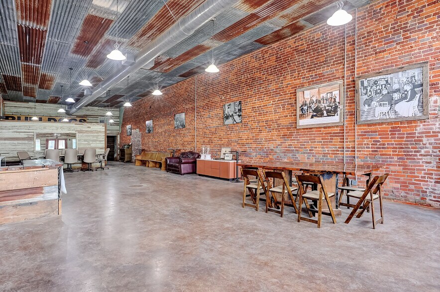 More Photos Of 101 Haning, Howe Storefront For Sale