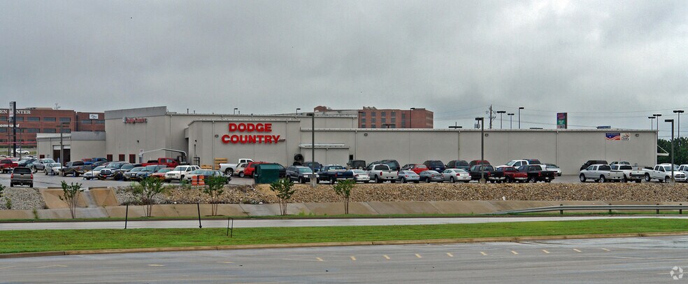 More Photos Of 1902 E Central Texas Expy, Killeen Auto Dealership For Lease