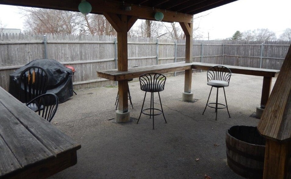 More Photos Of 354 Tiogue Ave, Coventry Restaurant For Sale