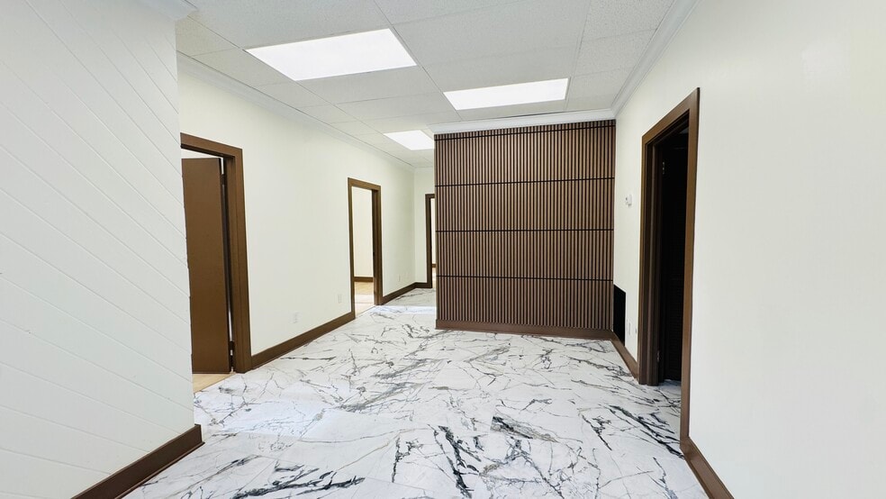 More Photos Of 8421 Baymeadows Way, Jacksonville Loft Creative Space For Lease