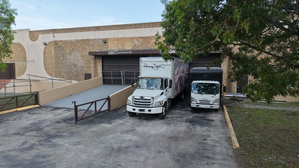 More Photos Of 4900 NW 167th St, Miami Gardens Warehouse For Sale