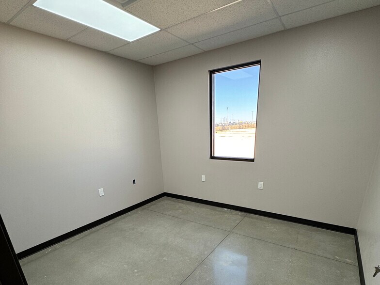 More Photos Of 3717 S County Rd 1232, Midland Warehouse For Lease