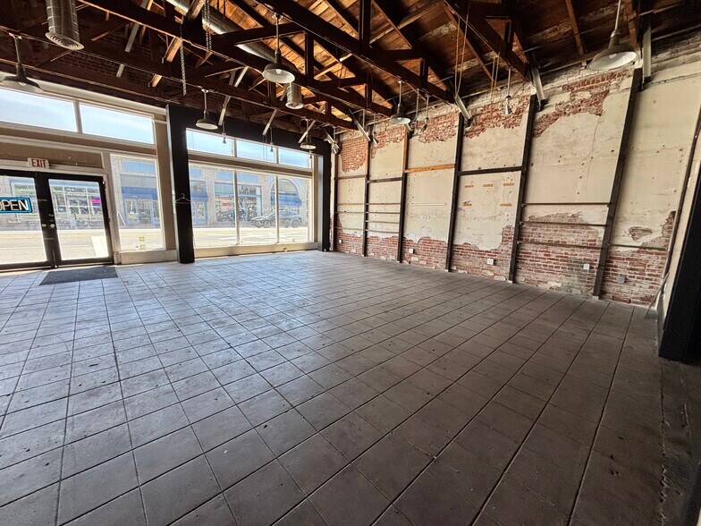 More Photos Of 401 W Chapman Ave, Orange General Retail For Sale