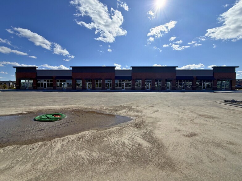 More Photos Of Hy-Vee Maple Grove Multi-Tenant Retail, Maple Grove General Retail For Lease