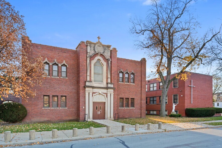 More Photos Of 795 Center St, Des Plaines Religious Facility For Sale
