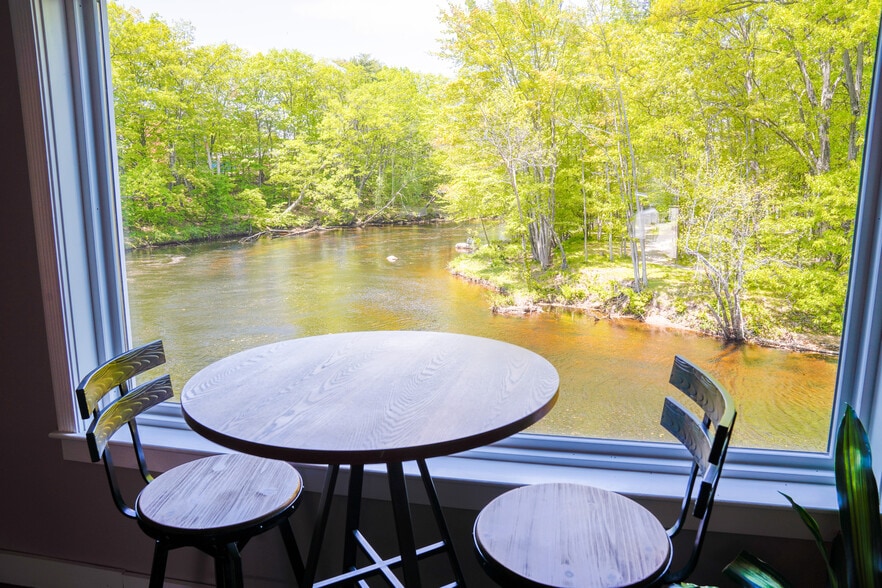 More Photos Of 123 Union Sq, Milford Restaurant For Sale