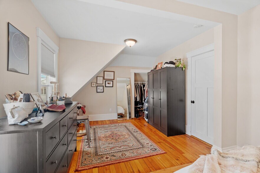 More Photos Of 1704 Jefferson St NE, Minneapolis Apartments For Sale