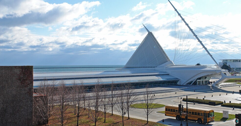 More Photos Of 750 N Lincoln Memorial Dr, Milwaukee Sports And Entertainment For Lease