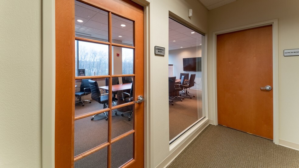 More Photos Of 100 Springhouse Dr, Collegeville Office For Lease