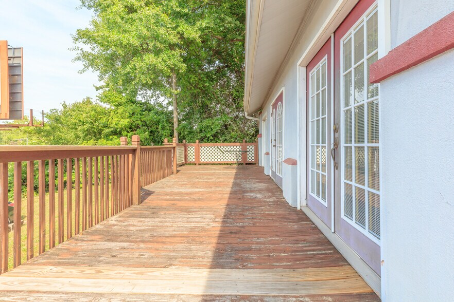 More Photos Of 3709 Brainerd Rd, Chattanooga Office For Sale