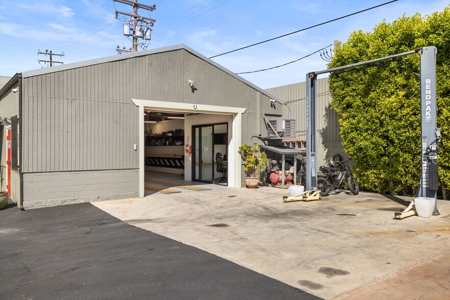 More Photos Of 133 Sunnyway Dr, Ventura Warehouse For Lease