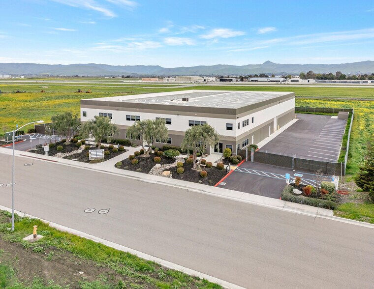 More Photos Of 1851 Airway Dr, Hollister Industrial For Lease