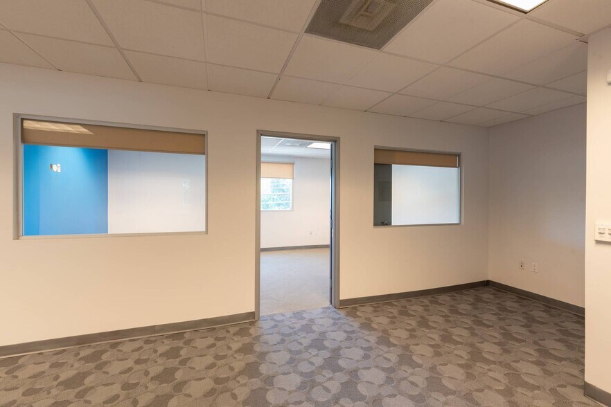 More Photos Of 1518-1520 W Magnolia Blvd, Burbank Storefront Retail Office For Sale