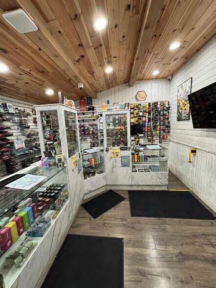 More Photos Of 3141 Page Ave, Jackson Storefront For Sale
