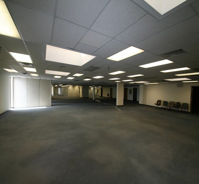 More Photos Of 141-143 N Jonathan Blvd N, Chaska Manufacturing For Lease