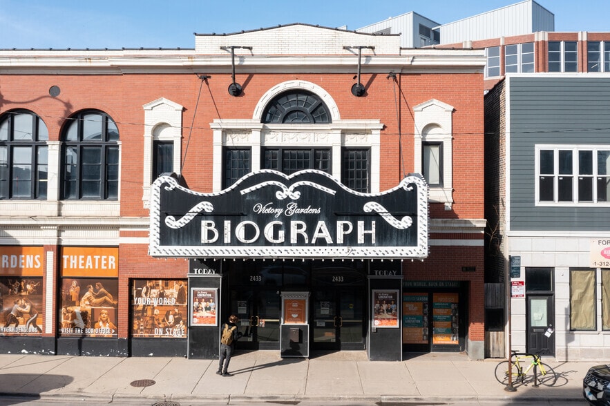 More Photos Of 2433-2443 N Lincoln Ave, Chicago Storefront For Lease