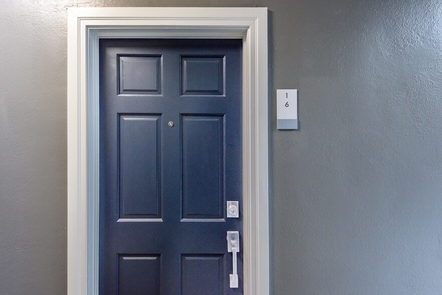 More Photos Of 444 Chestnut Ave, Long Beach Apartments For Sale