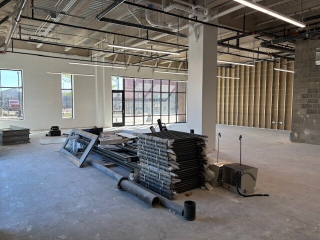 More Photos Of 200 N Main St, Evansville Apartments For Lease