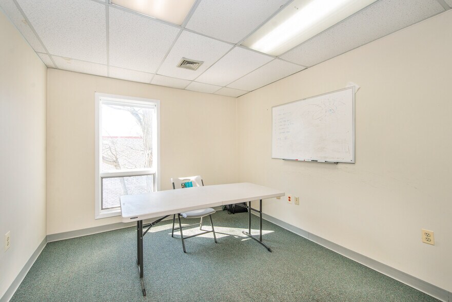 More Photos Of 1594-1600 US Highway 130, North Brunswick Medical For Lease