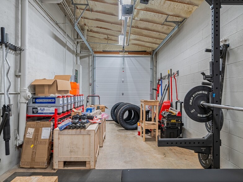 More Photos Of 39 Brookside Cir, Candler Warehouse For Lease