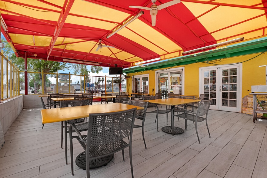 More Photos Of 6120 N 59th Ave, Glendale General Retail For Sale