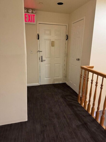 More Photos Of 11882 Metropolitan Ave, Kew Gardens Healthcare For Lease