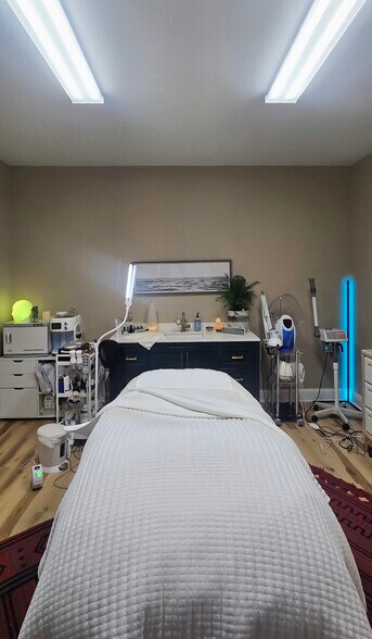 More Photos Of 1205 Bent Oaks Ct, Denton Office For Sale