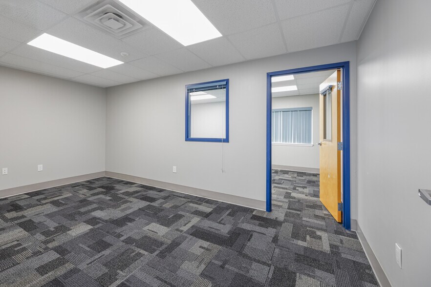 More Photos Of 411 Commerce Ln, West Berlin Medical For Sale