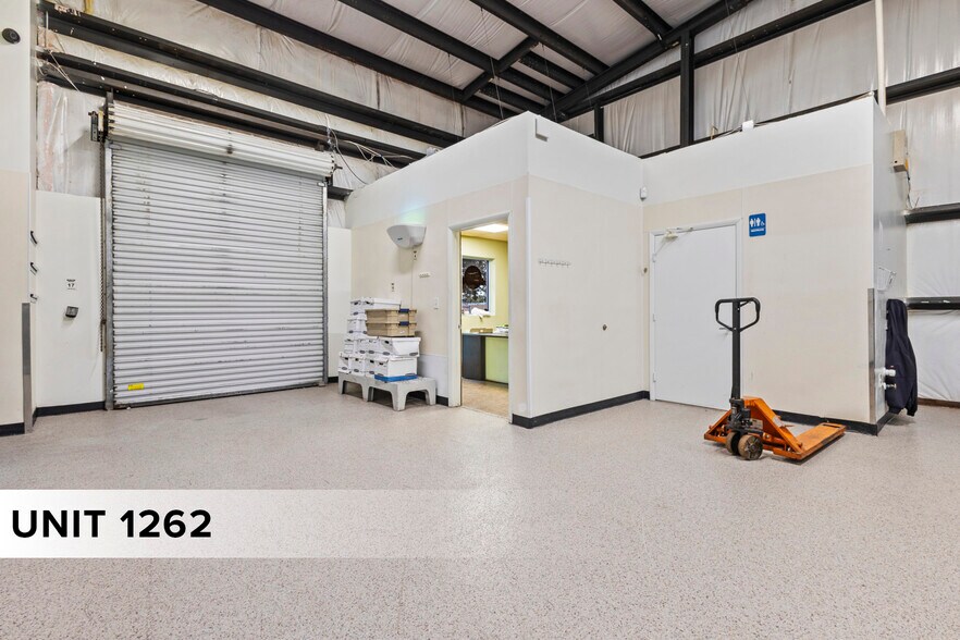 More Photos Of 1250-1264 SW Biltmore St, Port Saint Lucie Warehouse For Sale