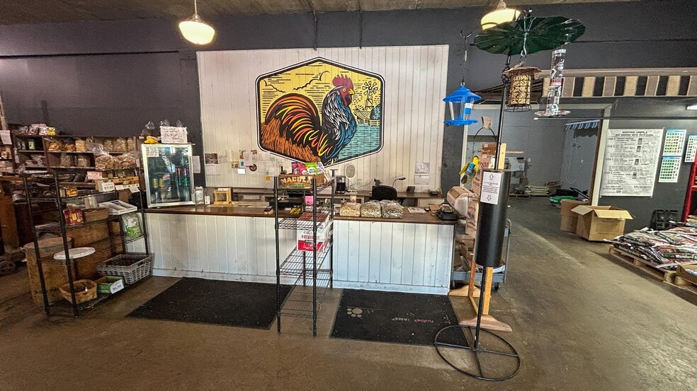 More Photos Of 407 2nd Ave NW, Rochester Light Distribution For Lease