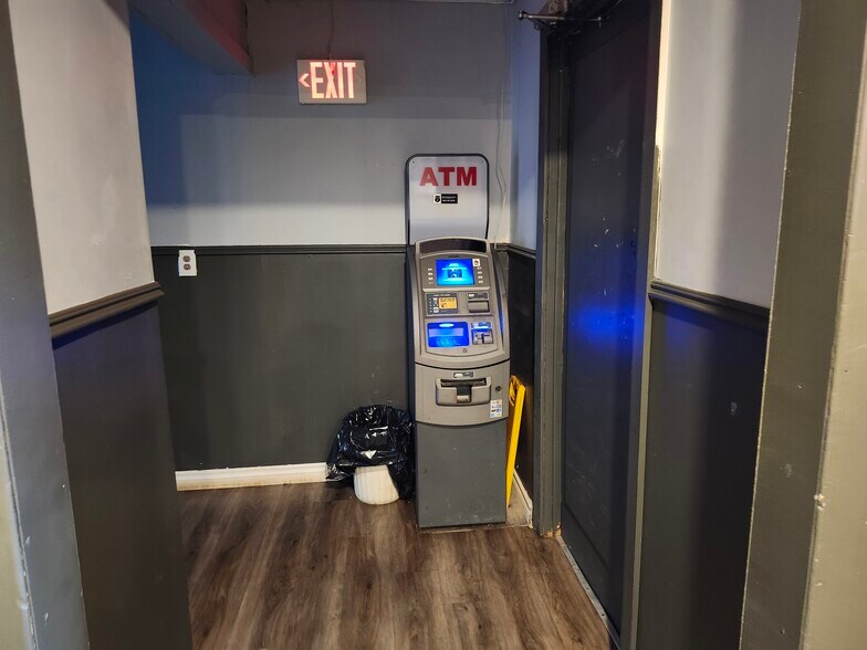 More Photos Of 49 Scott St W, St Catharines Storefront Retail Office For Sale