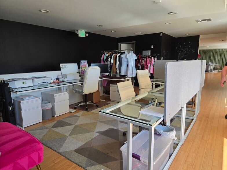 More Photos Of 2201 N Hollywood Way, Burbank Showroom For Lease