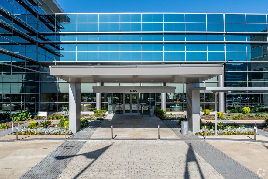 More Photos Of 10300 Town Park Dr, Houston Unknown For Lease