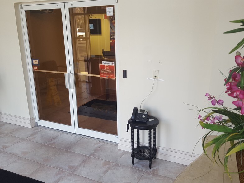 More Photos Of 22685 Three Notch Rd, California Medical For Lease