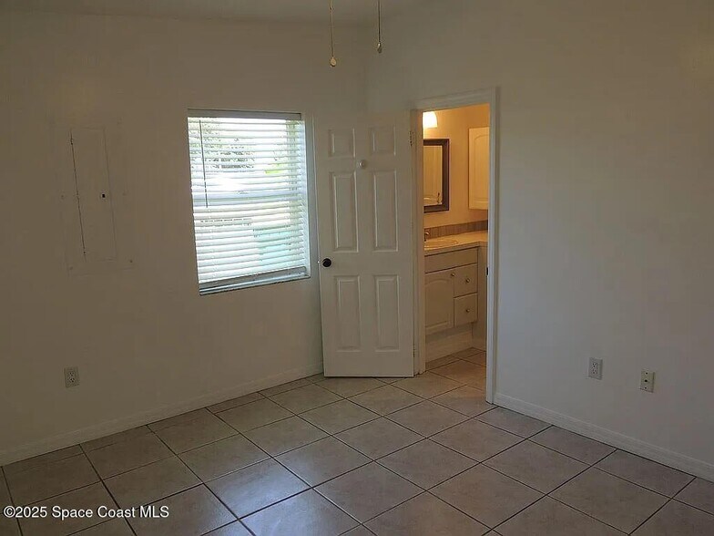 More Photos Of 206 4th Ave, Indialantic Office Residential For Sale