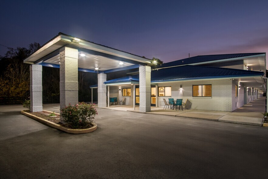 More Photos Of 1630 Richmond St, Mount Vernon Hotel For Sale