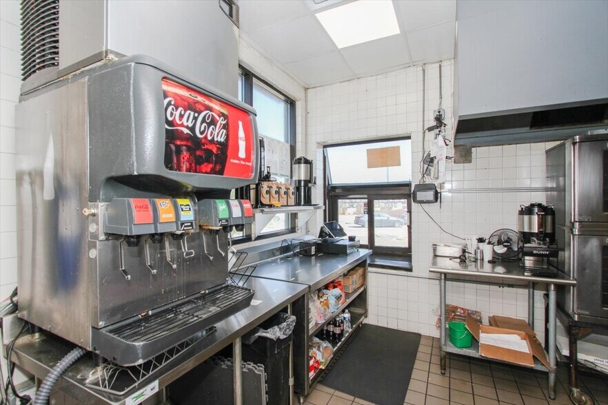 More Photos Of 720 E Rand Rd, Mount Prospect Fast Food For Sale