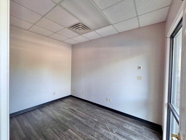 More Photos Of 747 Queen City Pky, Gainesville Unknown For Lease