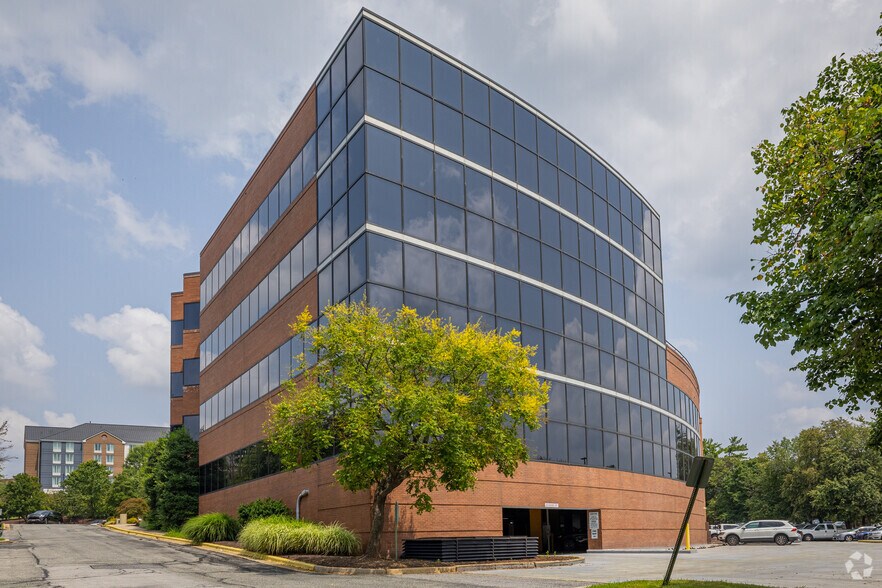 More Photos Of 6401 Golden Triangle Dr, Greenbelt Office For Lease