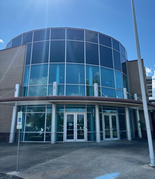 More Photos Of 8055 N Highway 67, Texarkana Office For Sale