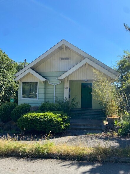 More Photos Of 2007 NE Ravenna Blvd, Seattle Storefront Retail Residential For Sale