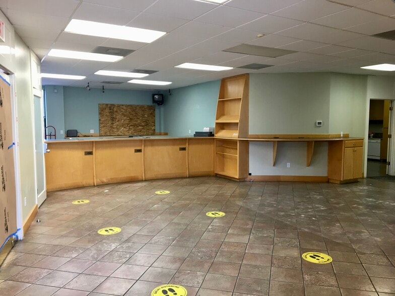 More Photos Of 8040 N Lombard St, Portland Bank For Sale