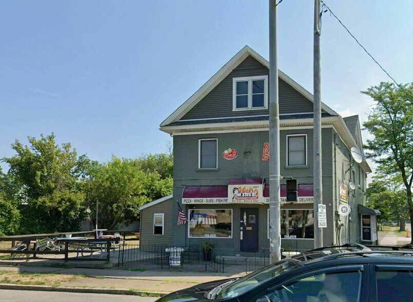 More Photos Of 2201 Hyde Park Blvd, Niagara Falls Restaurant For Sale
