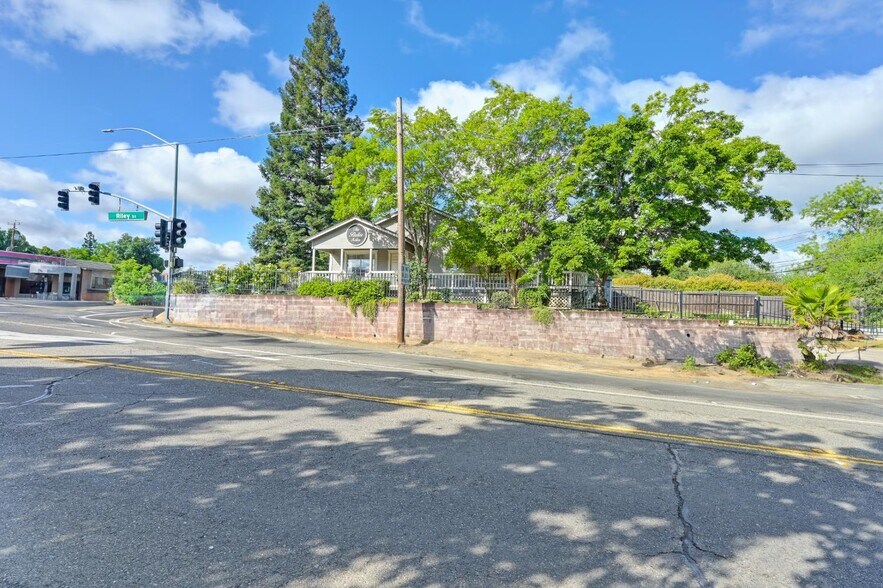 More Photos Of 512 Riley St, Folsom Office For Sale