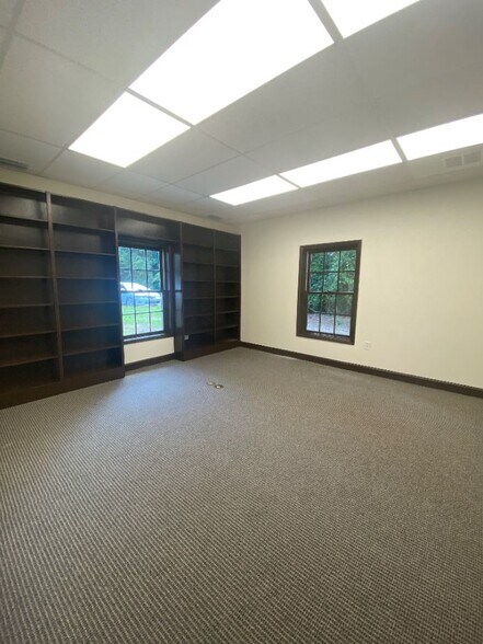 More Photos Of 310 Dick St, Fayetteville Office For Lease