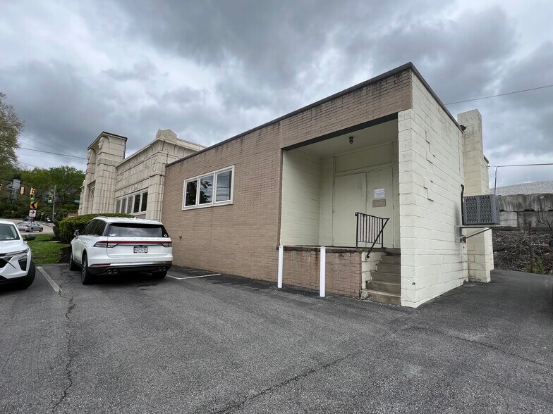 More Photos Of 810 Noblestown Rd, Carnegie Office For Sale