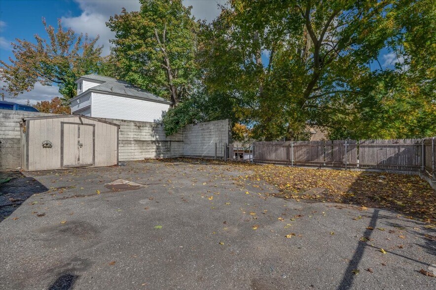 More Photos Of 217 Madison Ave, Port Chester Light Distribution For Sale