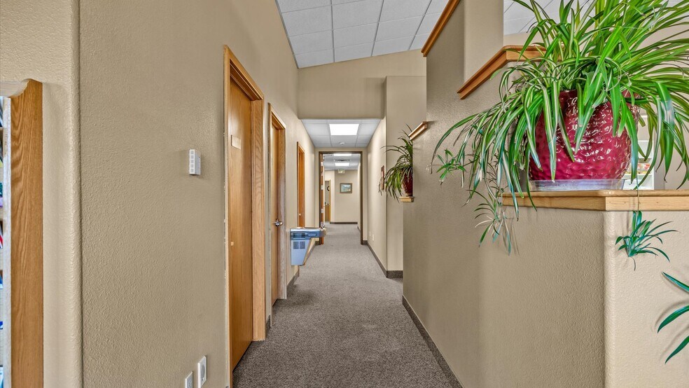 More Photos Of 2737 Crossroads Blvd, Grand Junction Office For Sale